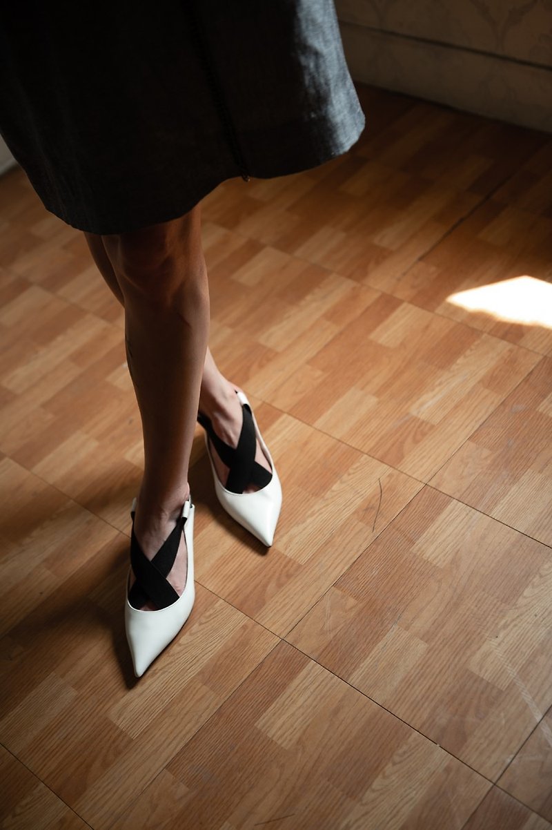 Cross wide webbing around low heel shoes white - รองเท้าส้นสูง - หนังแท้ ขาว