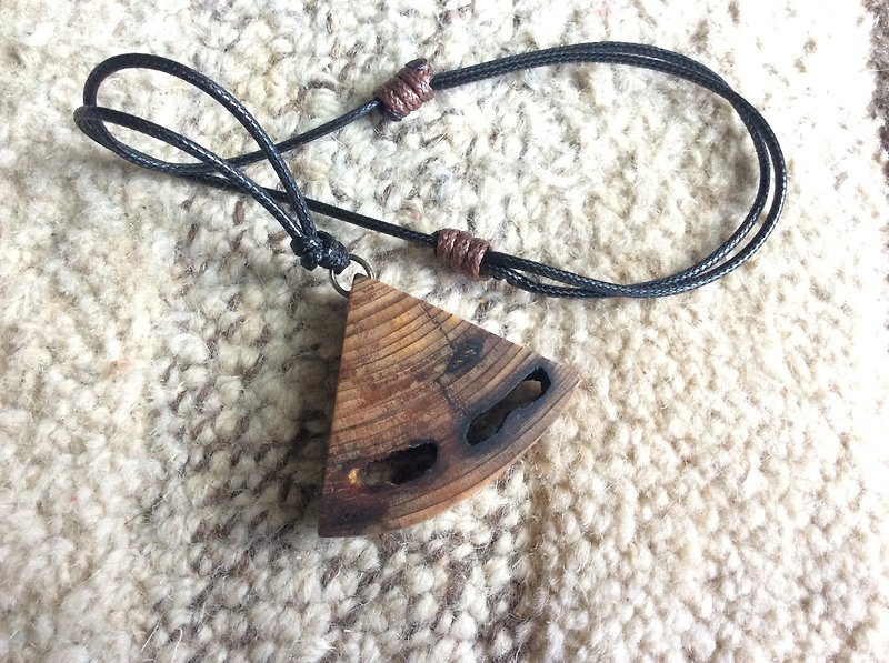 Hand-made wooden s - Taiwan red cypress handmade necklace exclusive models / gift / personalized sketch - Necklaces - Wood Brown