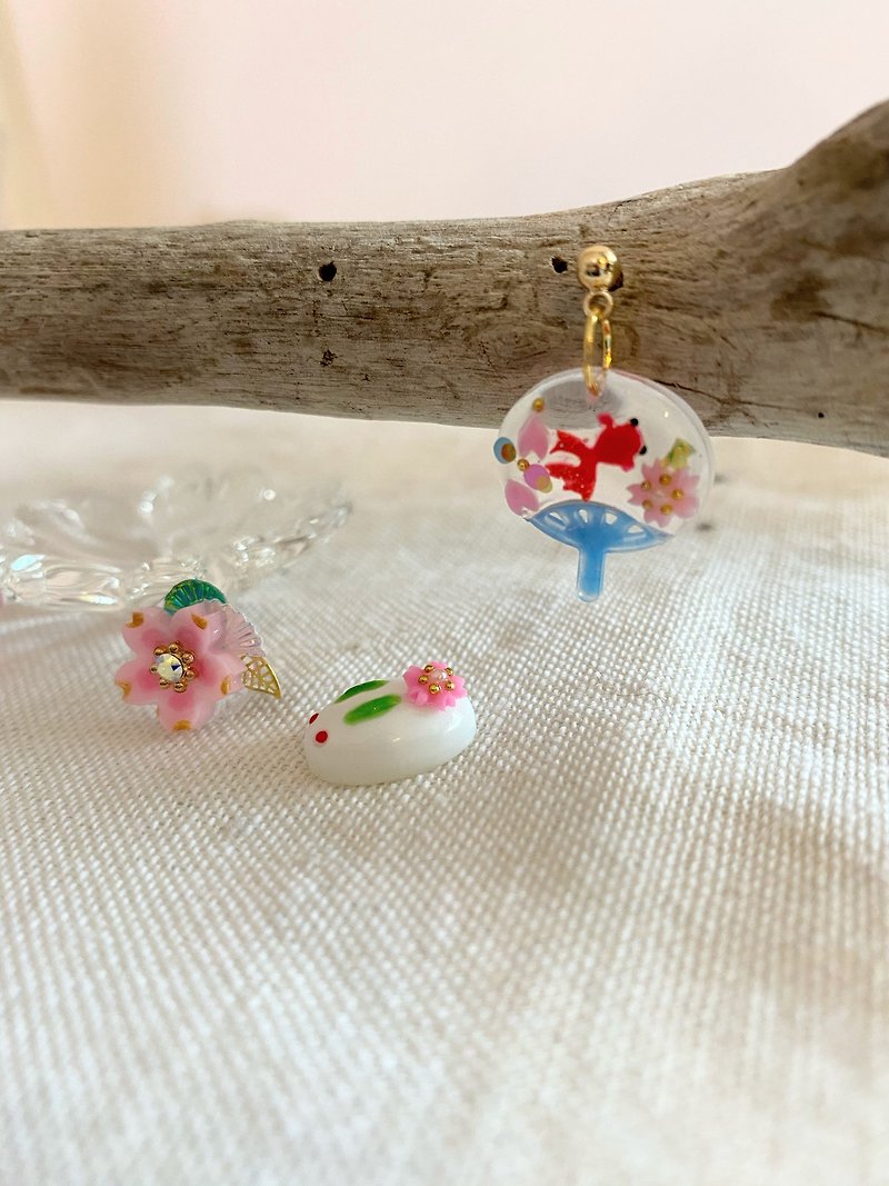 Cherry blossoms, fans, white rabbits, ear pins, Clip-On - Earrings & Clip-ons - Resin 