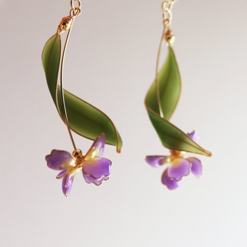 Oli studio 【浪漫鳶尾花】 鳶尾花耳環 漸層紫色 手工銅線樹脂 耳環/耳夾
