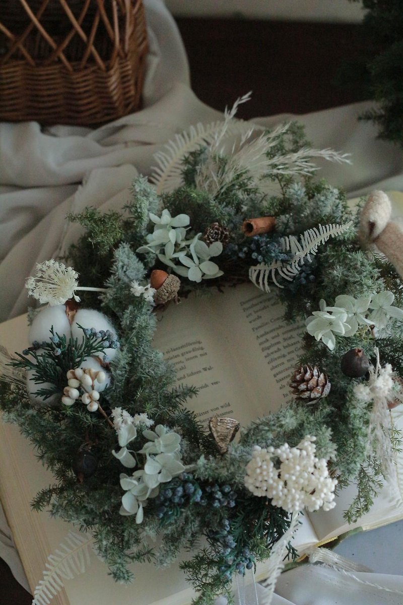 Christmas Wreath/Eternal Flower - ช่อดอกไม้แห้ง - พืช/ดอกไม้ 