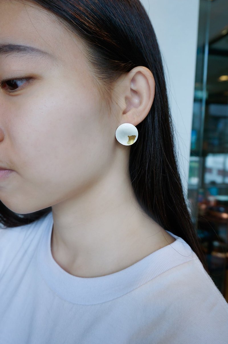 純銀耳環 耳針款 金箔質感(小) - 耳環/耳夾 - 純銀 金色