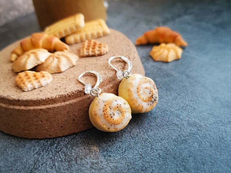 肉桂捲曲奇耳環是可愛有趣時髦的古怪兒童首飾 - 耳環/耳夾/耳骨夾 - 黏土 黃色