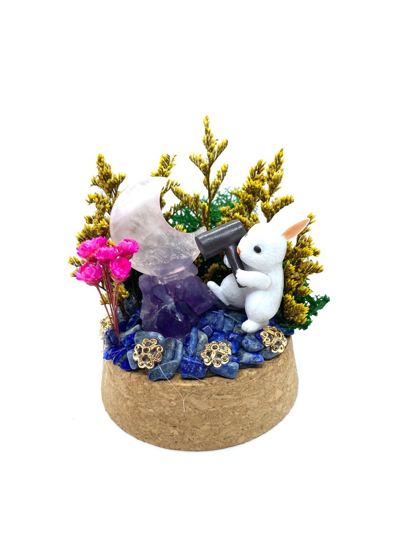 綠色森林-白兔與粉晶月亮/紫水晶-手工玻璃罩公仔/水晶/乾燥花 - 擺飾/家飾品 - 水晶 