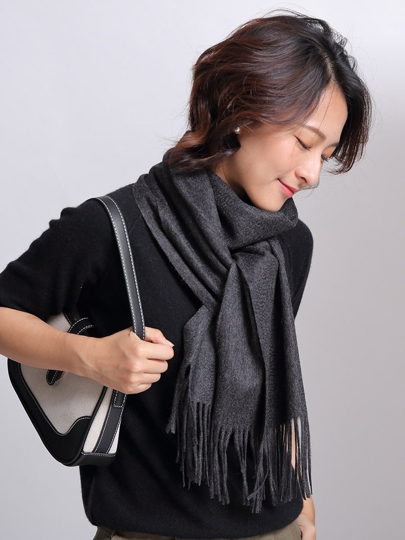 Faraway Shepherd/ Narrow thick pound Cashmere water ripple cashmere scarf_charcoal gray/ Lover’s birthday gift - ผ้าพันคอถัก - ขนแกะ 