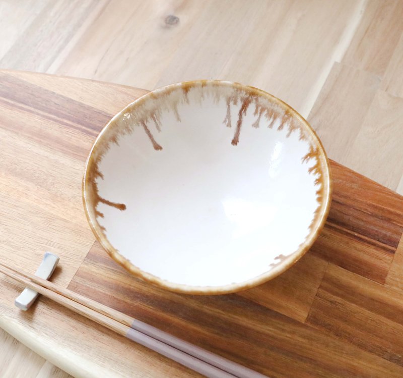 白釉の平鉢 縁飴 - 茶碗・ボウル - 陶器 ホワイト