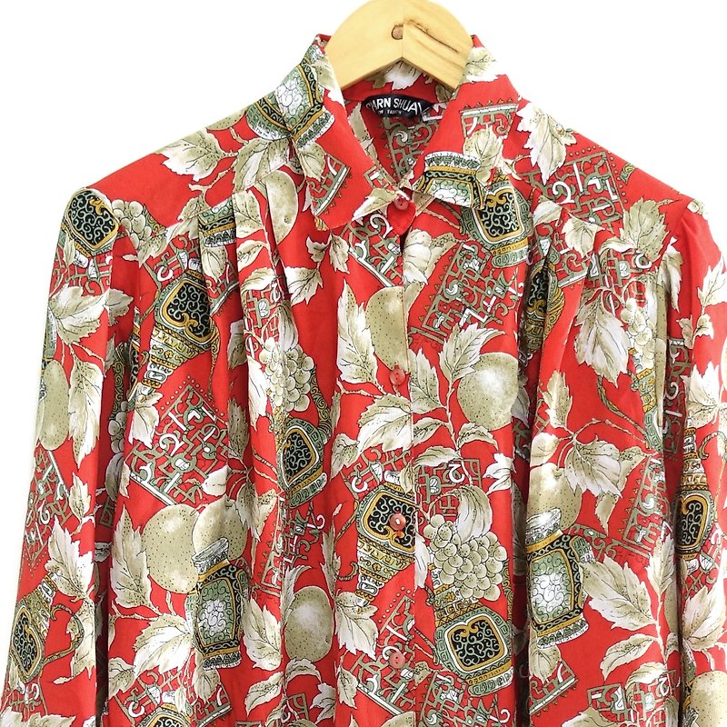 │Slowly│Carnival-old shirt │vintage.Retro.Literature - Women's Shirts - Polyester Multicolor