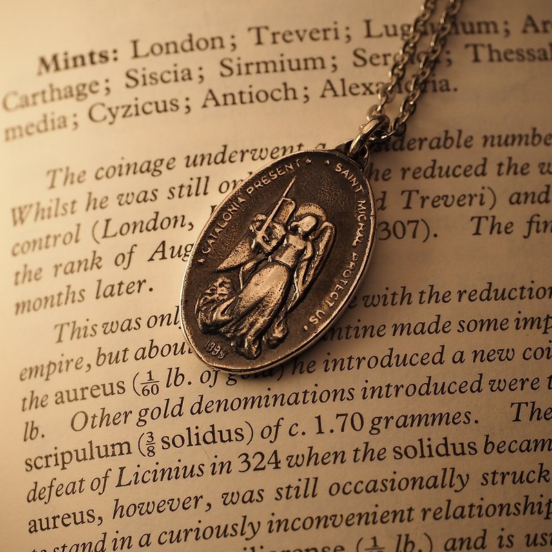 925 sterling silver medieval vintage embossed doomsday archangel pendant - Necklaces - Sterling Silver Silver