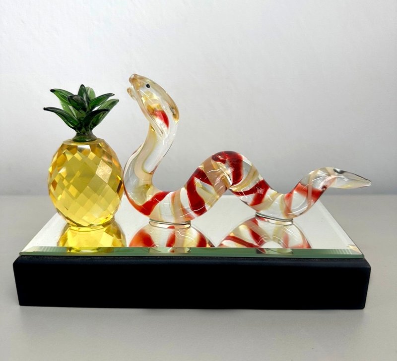 crystal glass glazed zodiac sign snake pineapple snake modu prosperous - ของวางตกแต่ง - กระจกลาย 