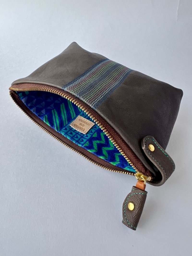 Pinkoi 代購 -  S 號刺繡袋「藍色針跡」木炭 x藍（山羊皮） - 化妝包/收納袋 - 真皮 