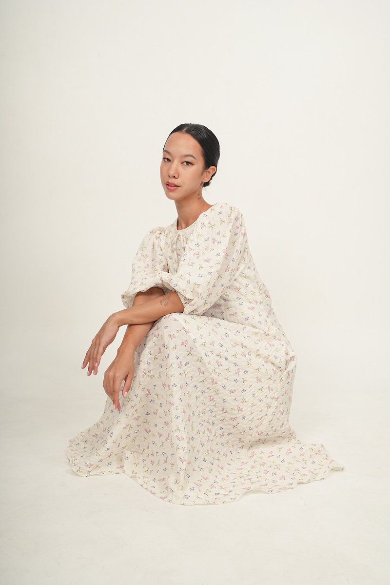Round neck dress, doll sleeves, flower lover pattern, super cute - 連身裙 - 其他材質 