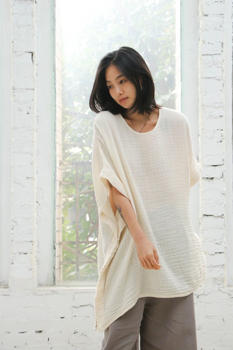 Dropped shoulder half-sleeved top/double-layer gauze off-white - Women's Tops - Cotton & Hemp White