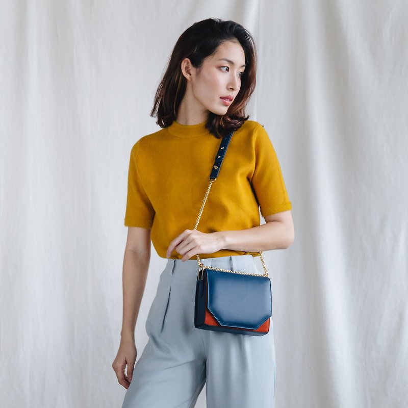PANDORA SMALL - SMALL MINIMAL WOMAN LEATHER SHOULDER BAG- NAVY/BLUE - Messenger Bags & Sling Bags - Genuine Leather Blue