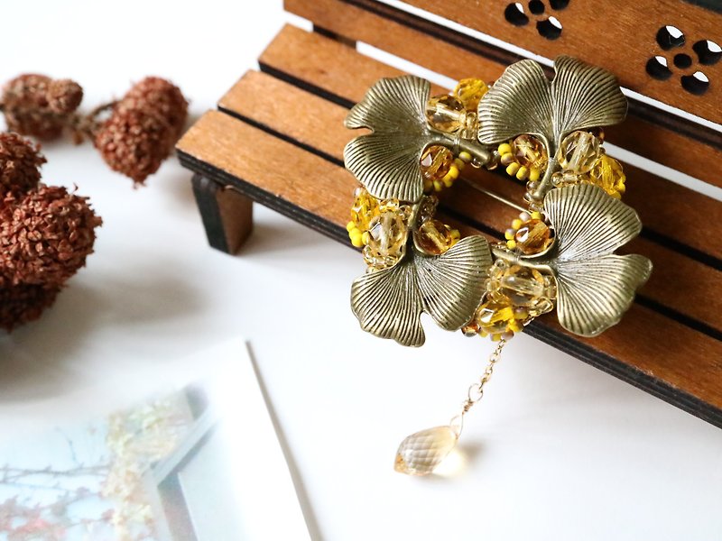 Ginkgo dance high quality citrine yellow crystal November birthstone 14 kgf 14 gold gold filled gold plated ginkgo ginkgo brooch autumn elegant natural stone lease wheel 2way - Brooches - Semi-Precious Stones Yellow