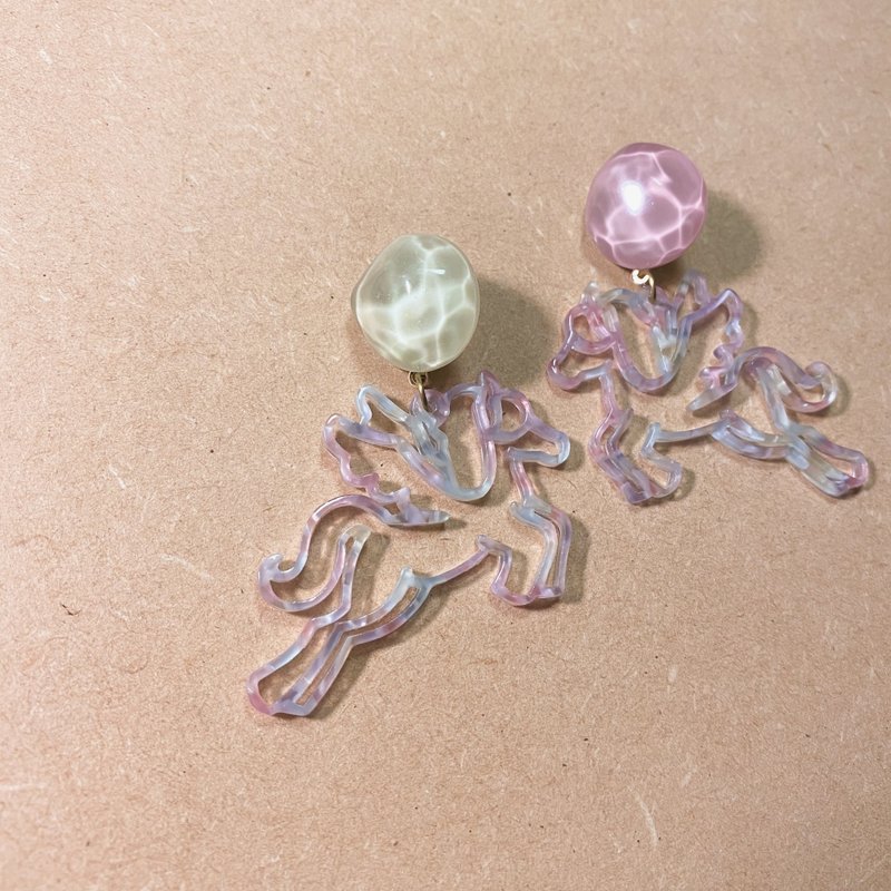 復古俏皮彩虹小馬耳環 - 耳環/耳夾/耳骨夾 - 樹脂 粉紅色