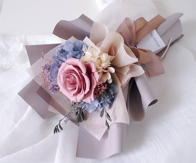 Glynis Floral - Our signature Nude colour wrapping Korean style bouquet to  place an order whatsapp 0176851772 ❤ #glynissignature #glynisfloral  #koreanstylebouquet #pastel #nude