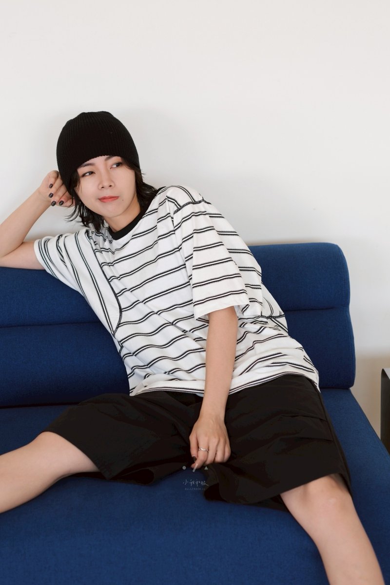 日式便當縫線條紋短袖TEE - 女 T 恤 - 棉．麻 黑色