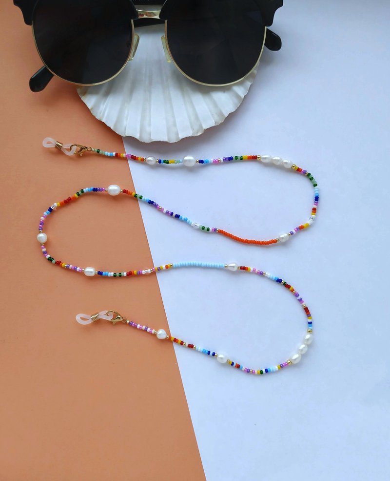 Color pearl and beads eyeglass chain. Sunglasses chain. Eyeglass necklace. - 眼鏡/鏡框 - 珍珠 多色
