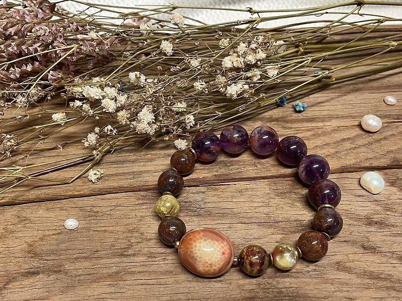 Mine wormhole. strength. Coral Jade, Yellow Mica, Peter Stone, Purple Ghost. Design hand beads