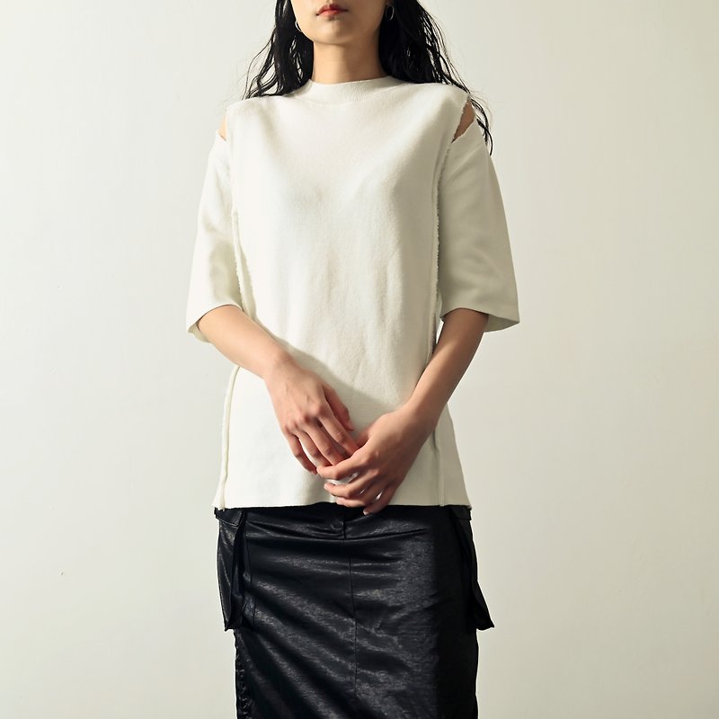 【NaSuBi Vintage】Upcycling hollow design knitted vintage top - เสื้อผู้หญิง - ไฟเบอร์อื่นๆ ขาว