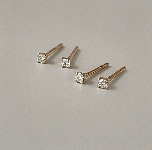 wocjewelry 9k tiny diamond studs ( Pair )