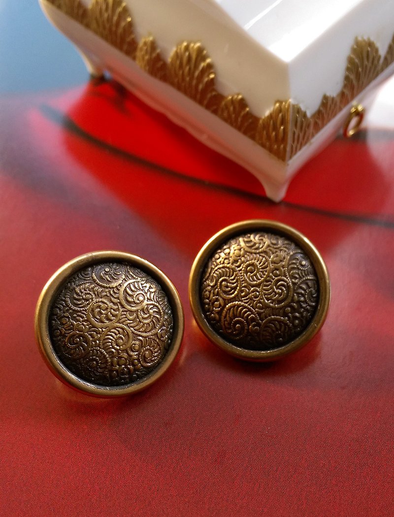 Western antique ornaments. MONET Fine Embossed Button Pin Earrings - Earrings & Clip-ons - Other Metals Gold