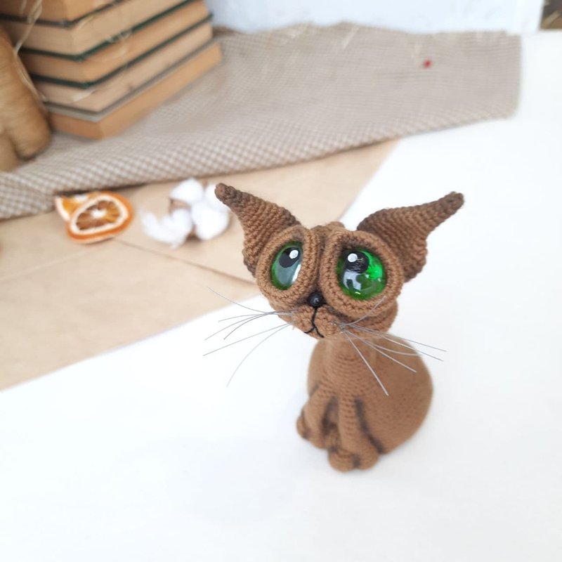Siamese cat sculpture . Knitting sitting realistic pet replica 6 inch - 公仔/玩偶 - 棉．麻 