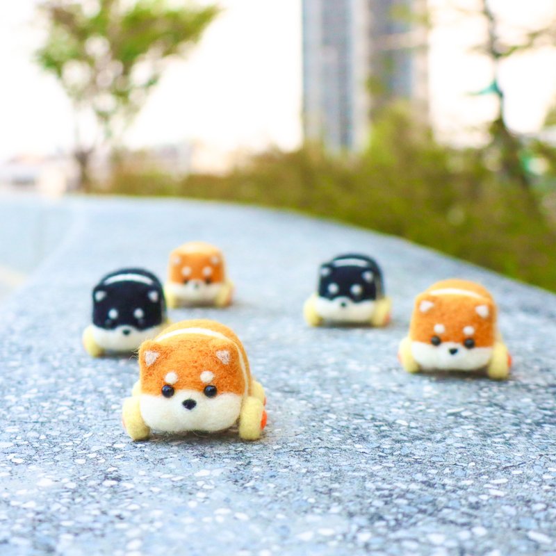 Wool felt Shiba Inu car and car diffuser ornaments - Items for Display - Wool Orange