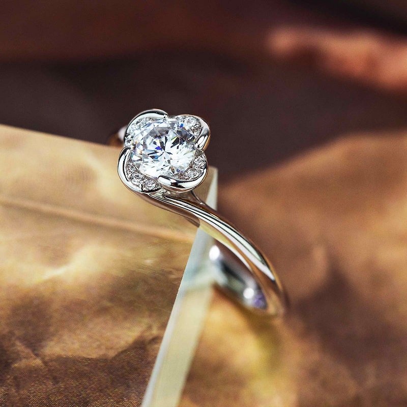 【Purplemay jewellery】18K Solid Gold Vintage Flower Moissanite Engagement Ring - General Rings - Gemstone Transparent