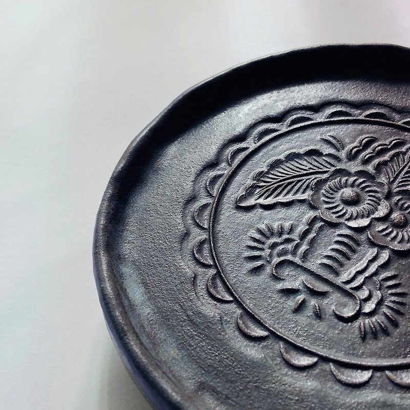Tea snack plate / hand-made ceramic plate (mist black)_Taiwan gift - Plates & Trays - Pottery Black