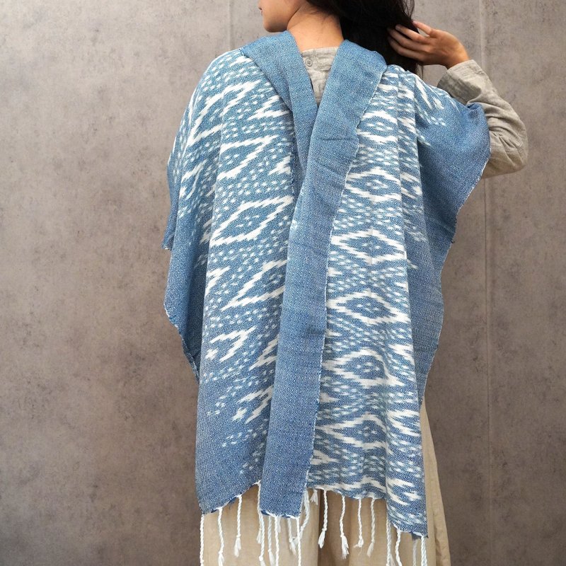 【星河】手捻手織。純棉藍染 / 經典河流伊卡織披肩 - 頸巾/披肩 - 棉．麻 藍色