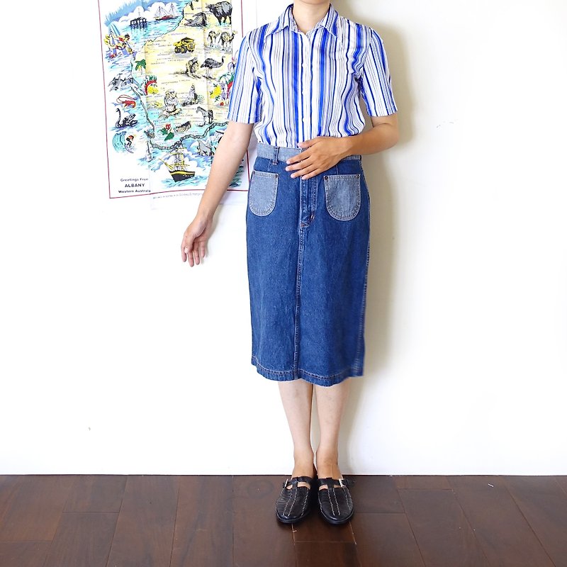 BajuTua / vintage / 70's satin blue and white striped shirt - เสื้อผู้หญิง - เส้นใยสังเคราะห์ สีน้ำเงิน