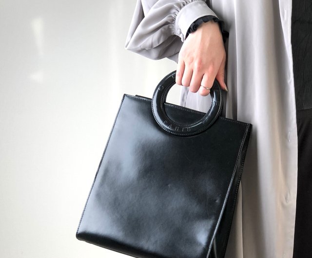 日本直送 名牌中古包 】CELINE セリーヌ ロゴサークル ハンドバッグ ブラック レザー vintage ヴィンテージ オールド dgpp8w -  ショップ VintageShop solo トートバッグ・ハンドバッグ - Pinkoi