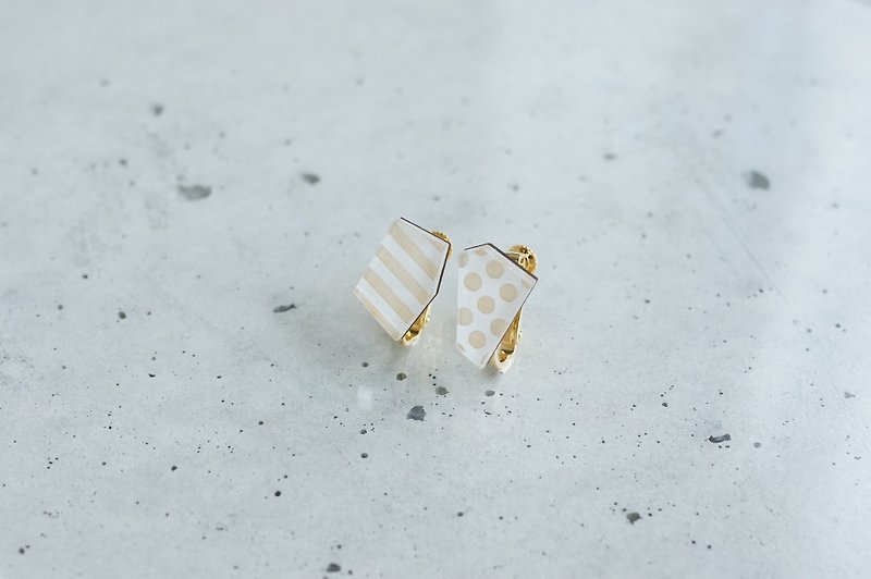 Wood Earrings & Clip-ons White - Fragment Clip-On/ white