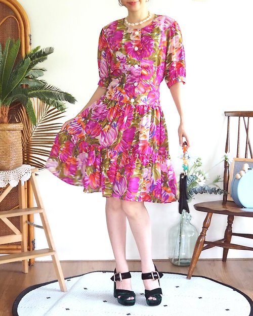 Tomorrow is Yesterday VINTAGE summer super flower dress in Fuchsia, size L