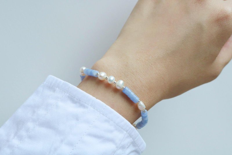 | Lucid Dream | Blue Agate Bracelet - สร้อยข้อมือ - คริสตัล สีน้ำเงิน