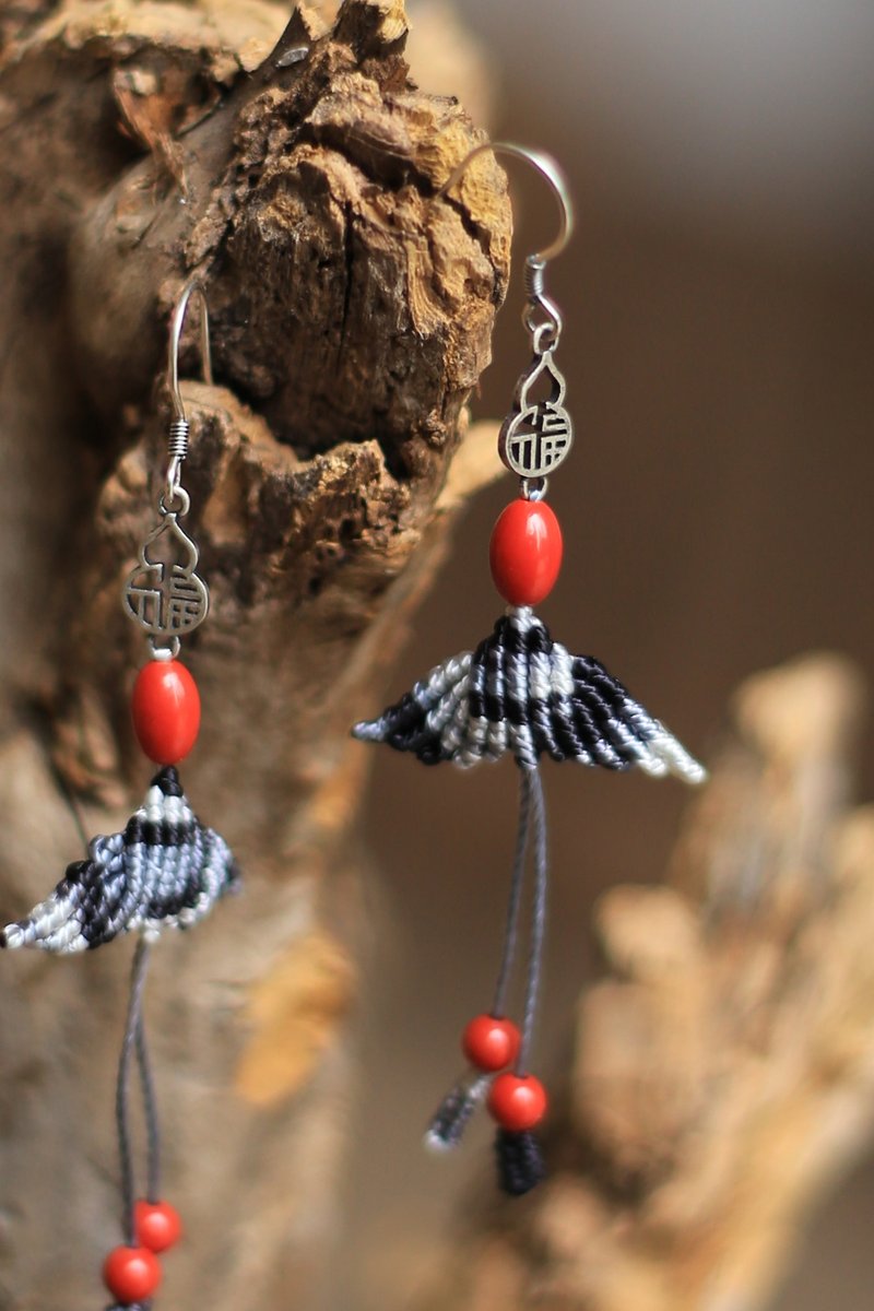 Spring and Autumn original kumihimo original ore water flying sand earrings | ink and wash Yu Fei Silver Fu word ear hooks - ต่างหู - เงินแท้ 