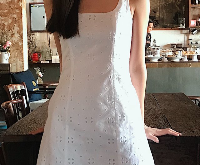 butterfly dress shop