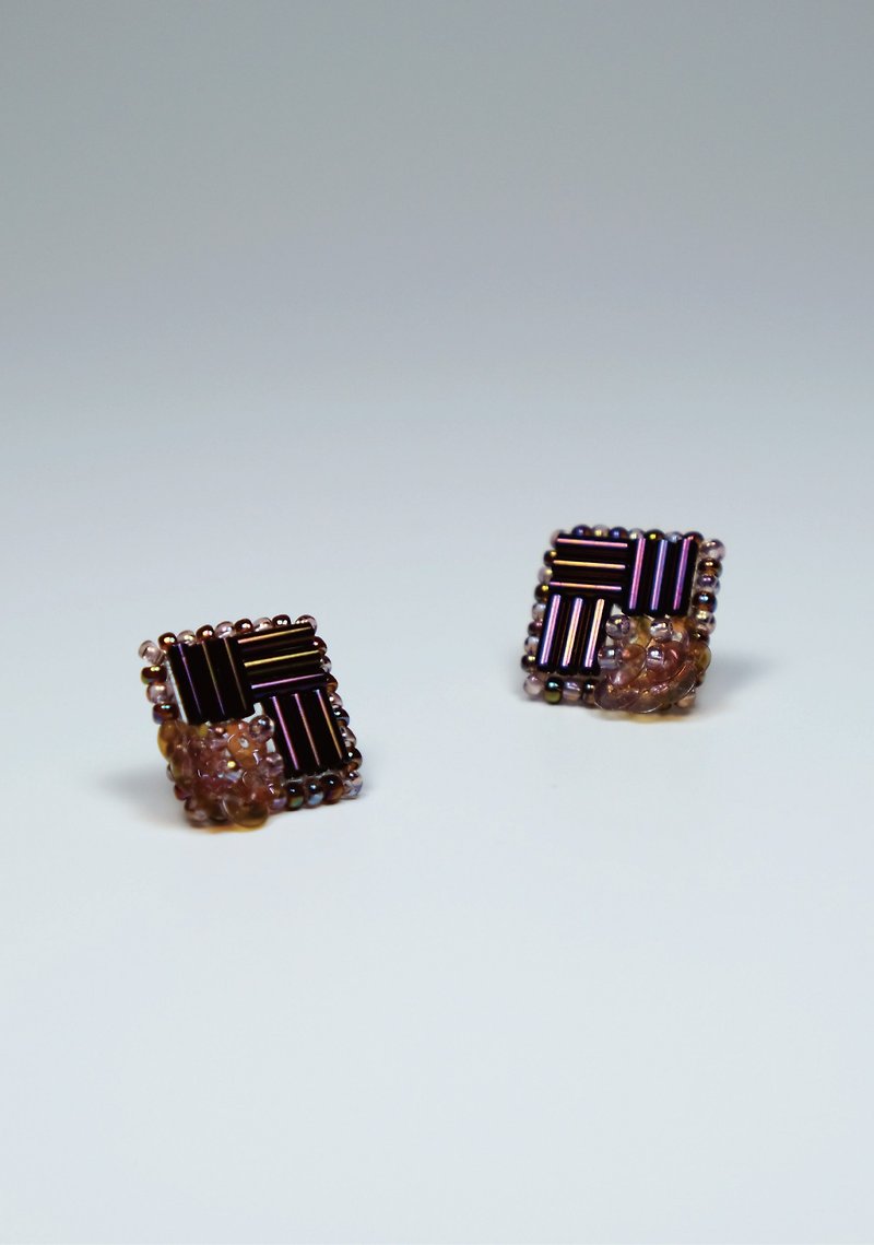 Golden Flow Handmade Jewelry Embroidery Series Earrings/ Clip-On NO.008 Small Window - ต่างหู - วัสดุอื่นๆ สีนำ้ตาล