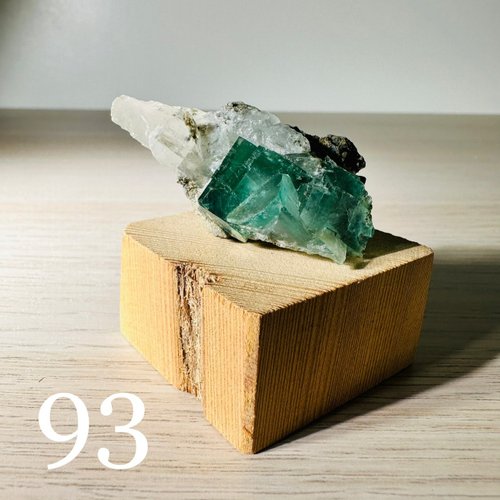 光明石　　天然温泉鉱石 ヒノキ 500x0.jpg