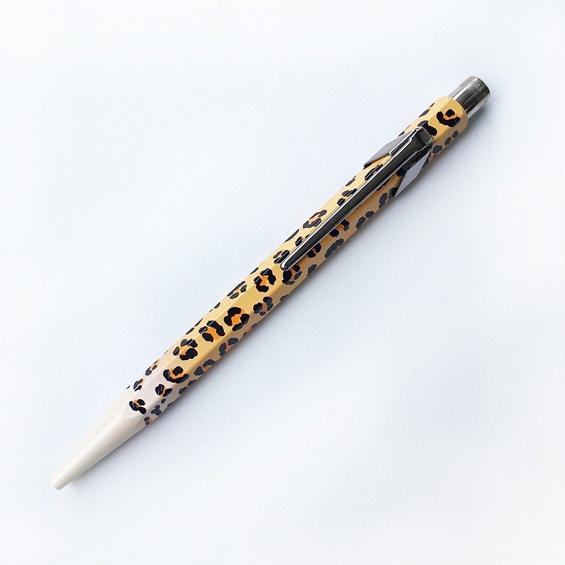◤CARAN d’ACHE 849豹紋原子筆 | 瑞士 彈性筆夾 俐落 六角 收藏 鎢鋼筆珠 漸層 絕版 - 鋼筆 - 其他材質 橘色