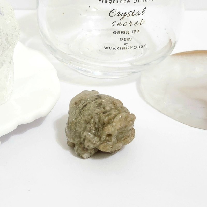 Layered Phantom Dragon Turtle / Crystal for Relieving Stress / Eliminating Negative Energy - Items for Display - Crystal Khaki