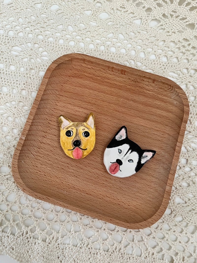 Customized pet brooches, fridge magnets - เข็มกลัด - ดินเหนียว หลากหลายสี