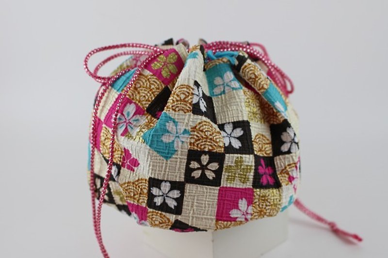 Very strong and gorgeous Japanese paper drawstring bag Large size - กระเป๋าเครื่องสำอาง - กระดาษ 