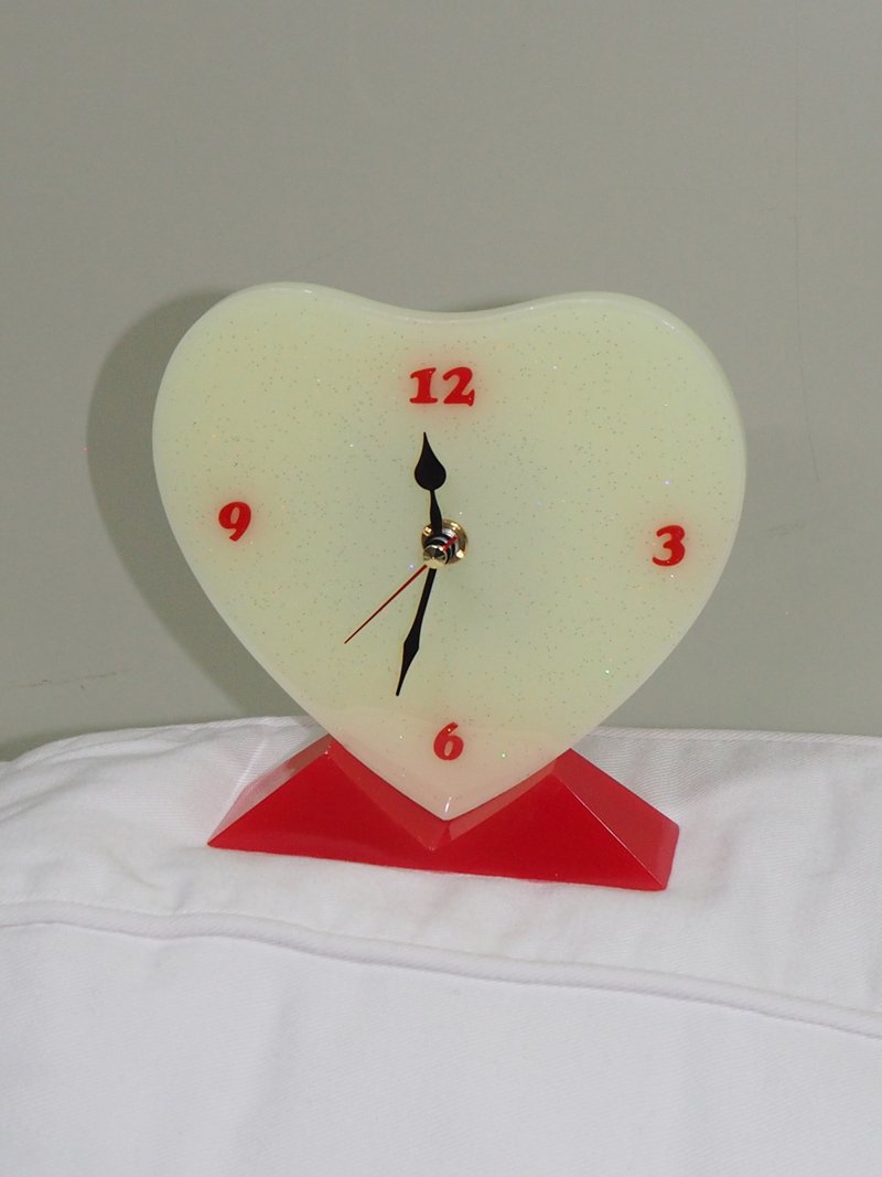 Heart Butter Table Clock - 時鐘/鬧鐘 - 塑膠 黃色