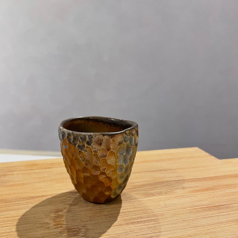 Cloud clay | Ceramics | Firewood small teacup - ถ้วย - ดินเผา สีนำ้ตาล