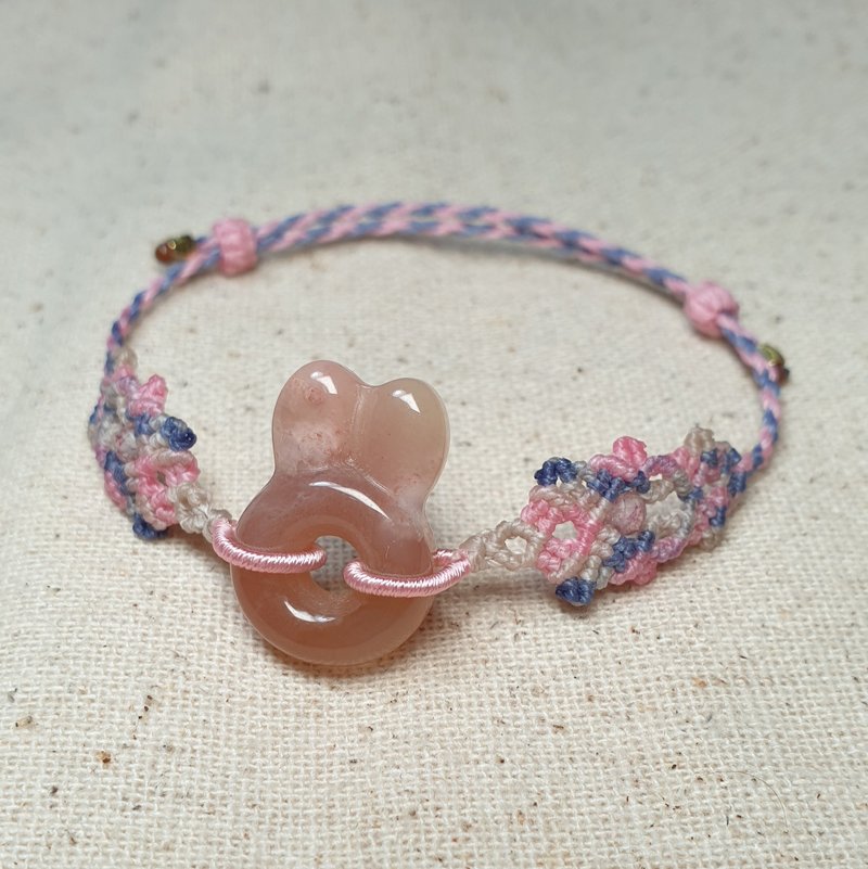 SA34 Sakura Agate macrame hand strap - สร้อยข้อมือ - วัสดุอื่นๆ สึชมพู