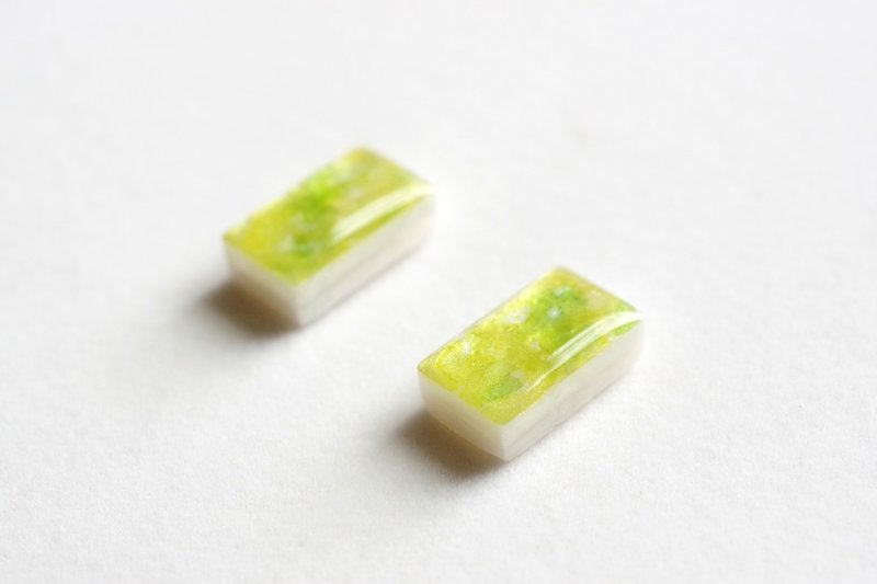 Resin Art Rectangular Earrings - Sunflower - ต่างหู - เรซิน สีเหลือง