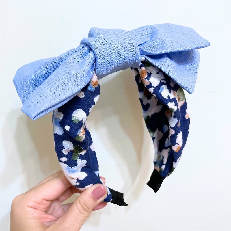 Handmade headband with selected high-quality fabric - เครื่องประดับผม - ผ้าฝ้าย/ผ้าลินิน สีน้ำเงิน