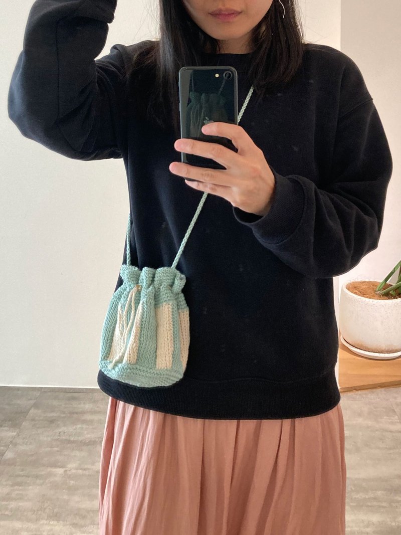 名副其實小廢包 肩背 斜背 水桶束口袋 Bucket Crossbody Bag - 束口袋/束口背包/水桶包 - 棉．麻 多色